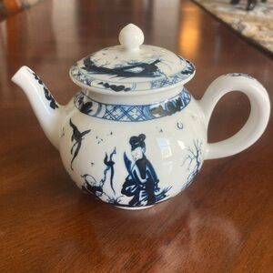VTG 1985 Franklin Mint Worcester miniature teapot from the